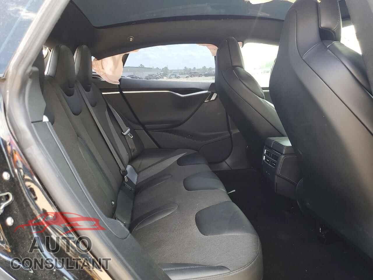 TESLA MODEL S 2017 - 5YJSA1E16HF202738