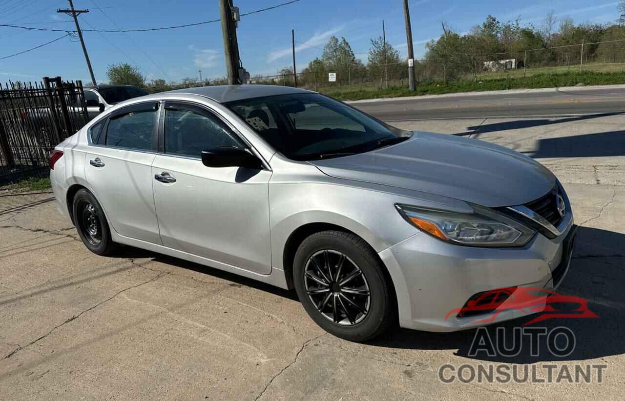 NISSAN ALTIMA 2018 - 1N4AL3AP4JC116560