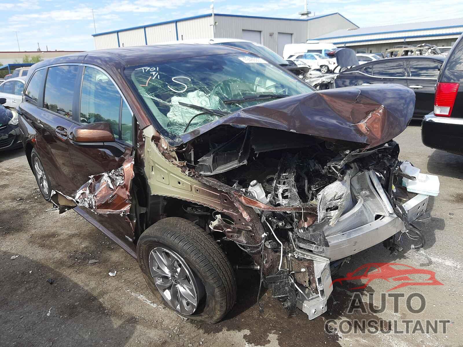 TOYOTA SIENNA 2021 - 5TDKRKEC5MS043829
