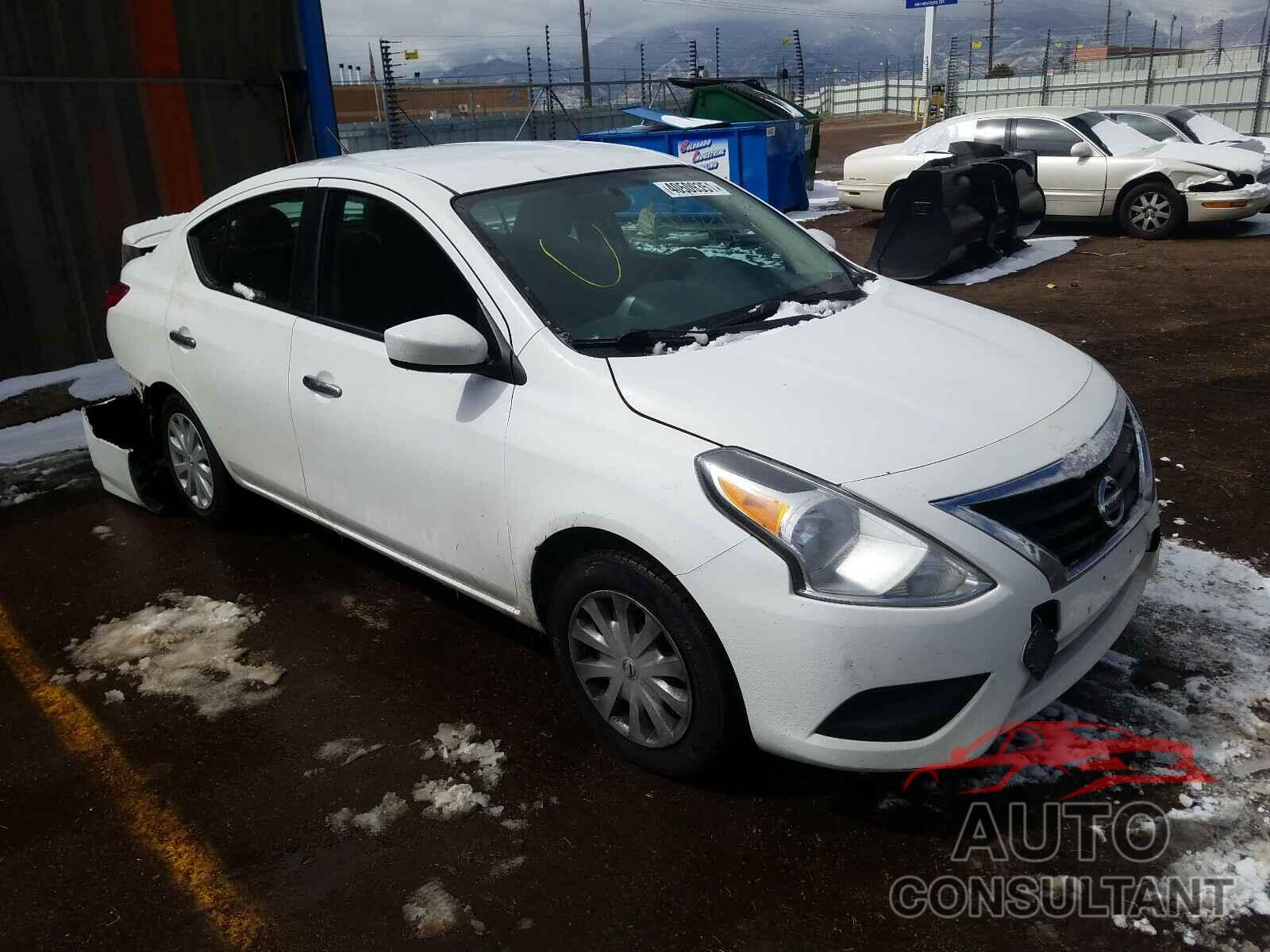 NISSAN VERSA 2018 - 3N1CN7AP5JK396653