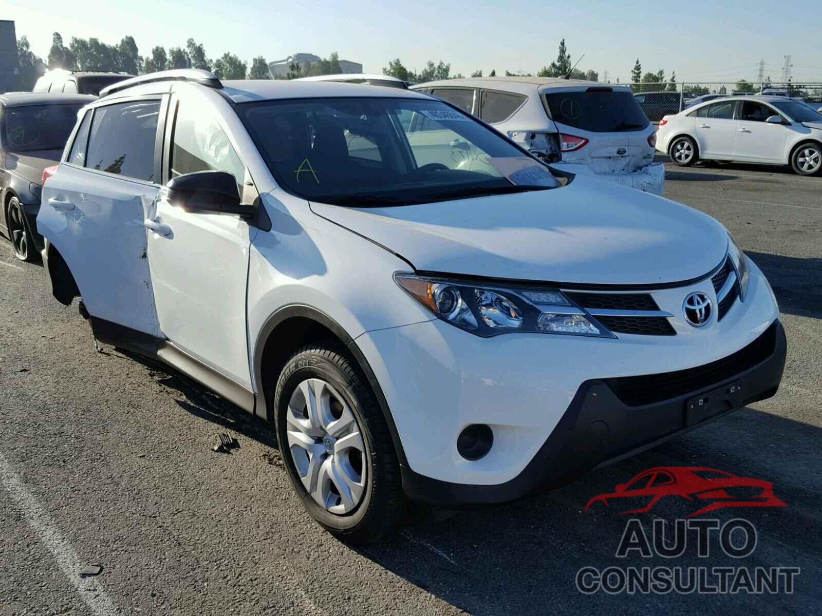 TOYOTA RAV4 LE 2015 - JTMZFREV0FD055838