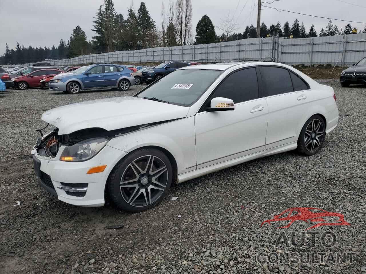 MERCEDES-BENZ C-CLASS 2013 - WDDGF8AB7DG082095