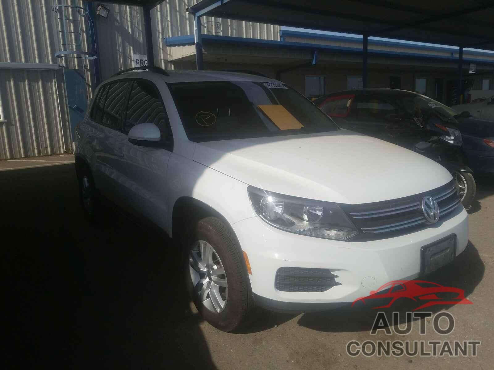 VOLKSWAGEN TIGUAN 2016 - WVGAV7AX6GW524654