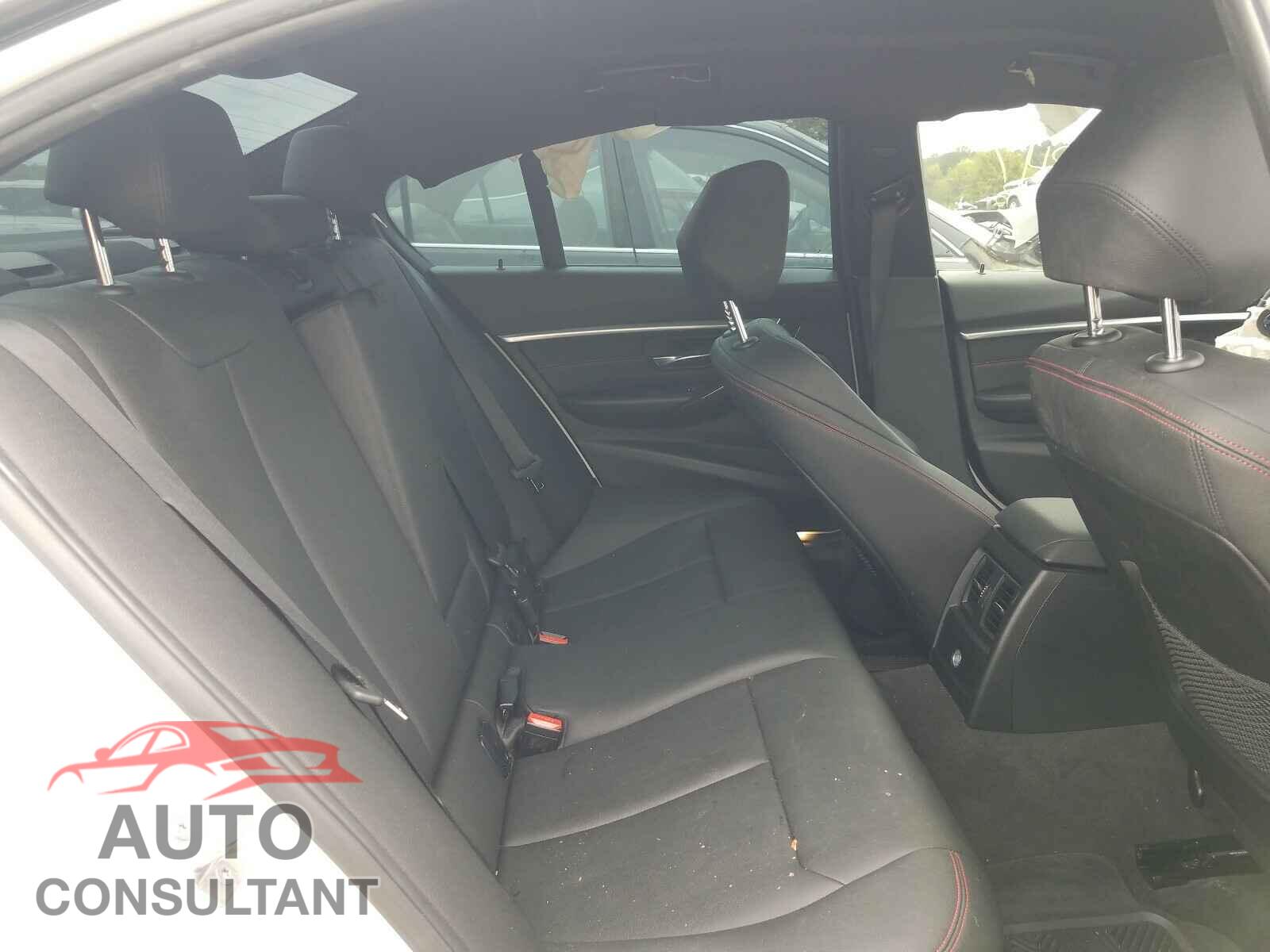 BMW 3 SERIES 2016 - WBA8E3G50GNU01873