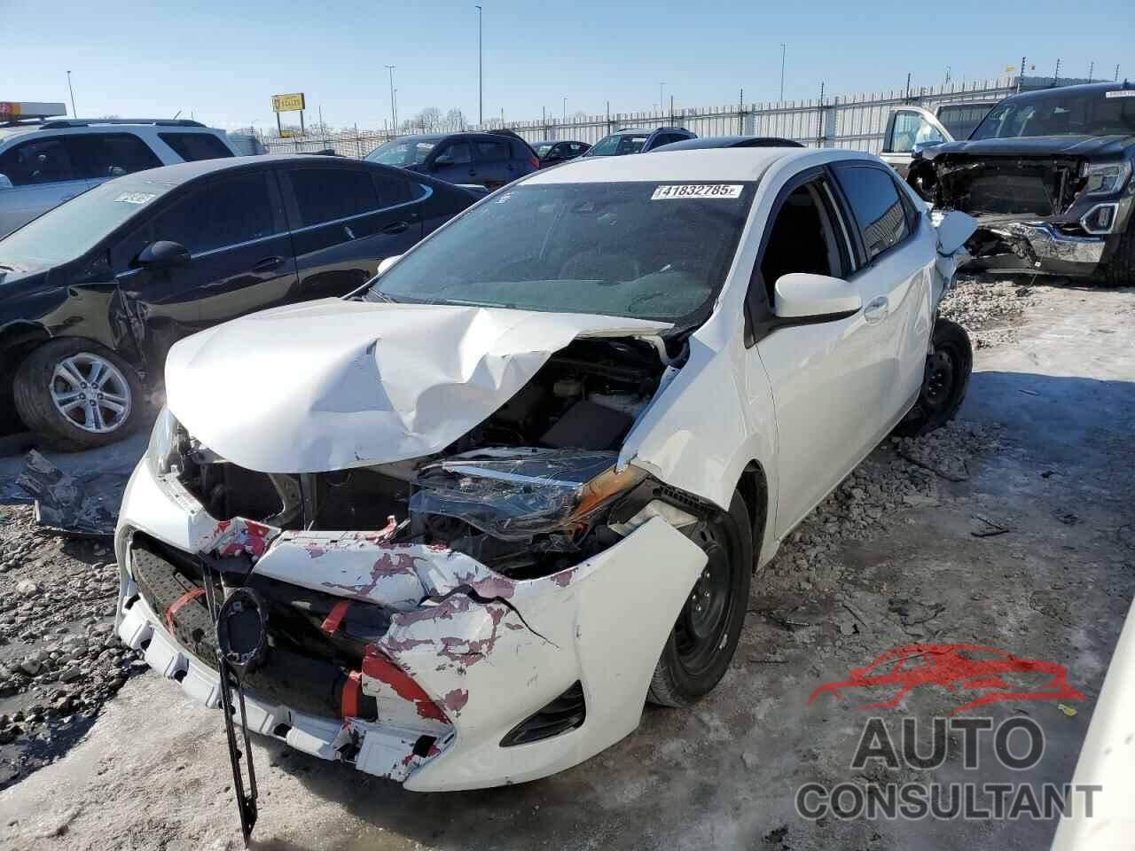 TOYOTA COROLLA 2018 - 5YFBURHE0JP855564