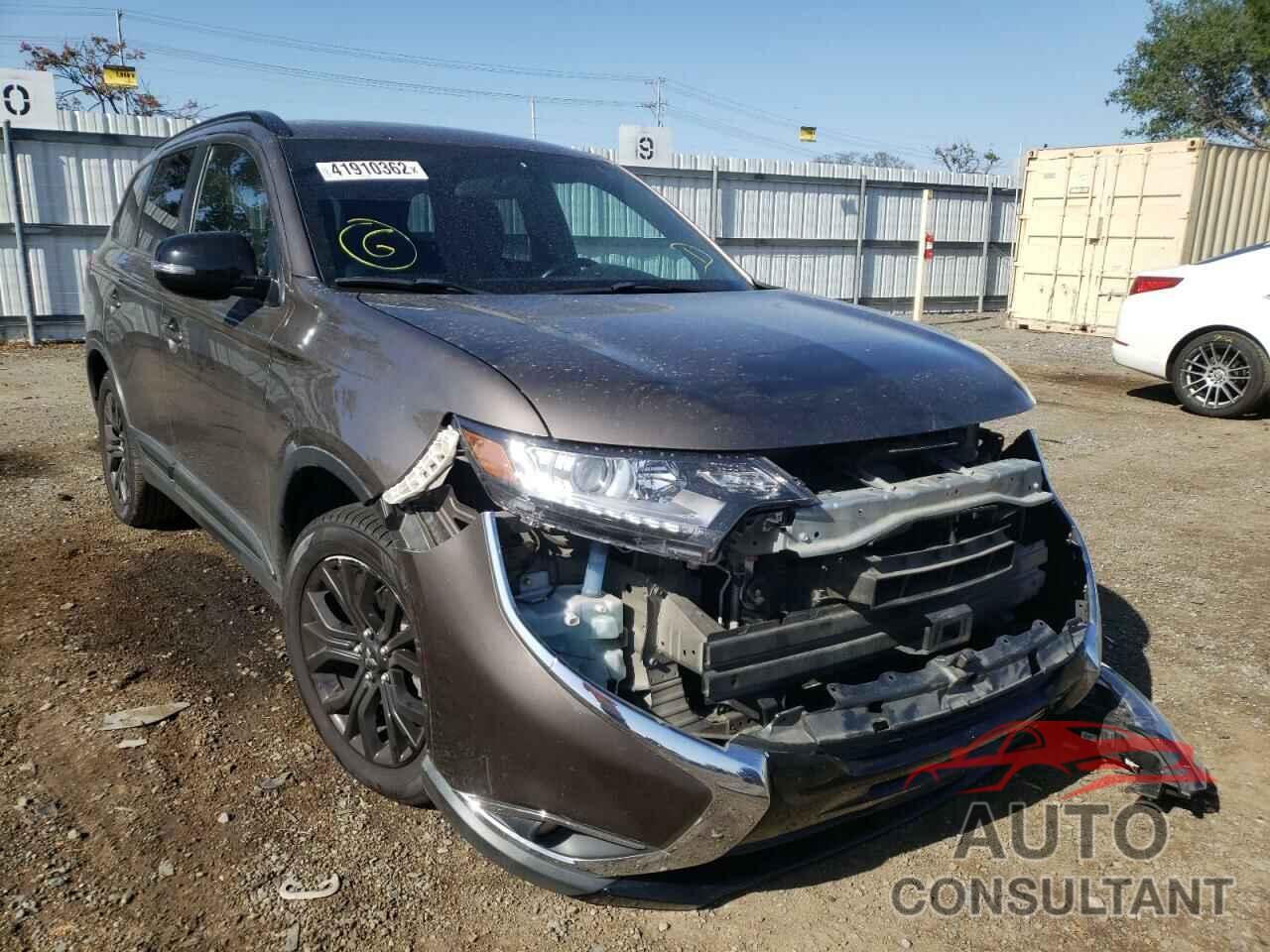 MITSUBISHI OUTLANDER 2018 - JA4AD3A32JZ046102