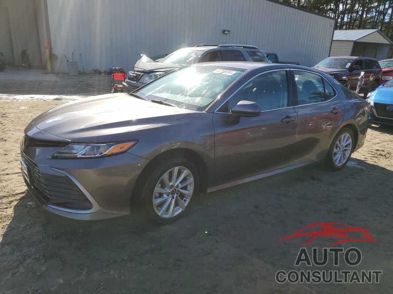 TOYOTA CAMRY 2021 - 4T1C11AK4MU443035