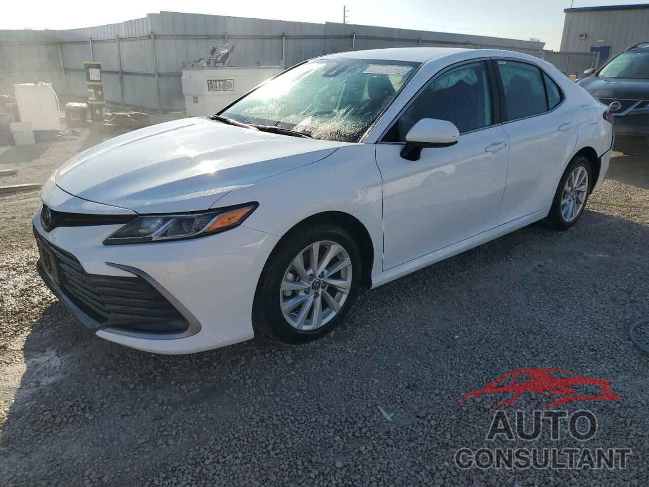 TOYOTA CAMRY 2022 - 4T1C11AK0NU071209
