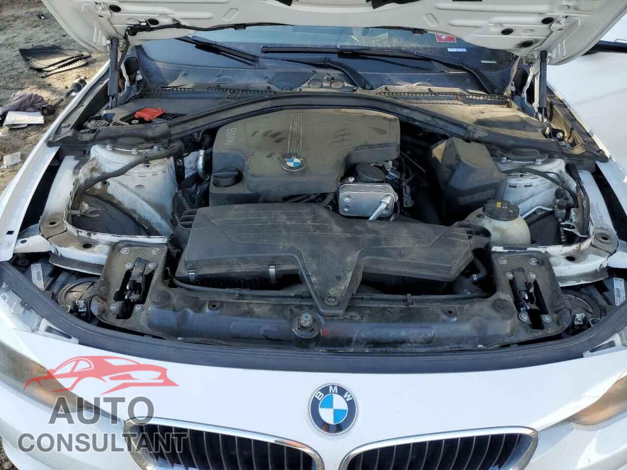 BMW 3 SERIES 2015 - WBA3B1C55FK140625