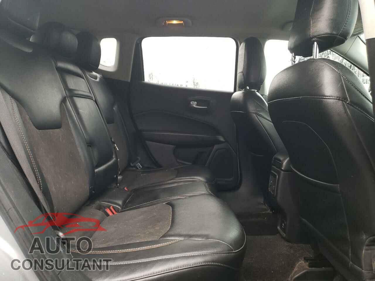 JEEP COMPASS 2018 - 3C4NJCBBXJT461908