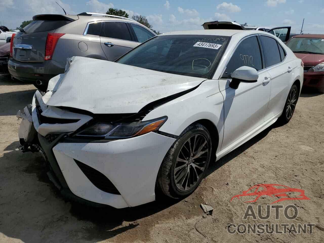TOYOTA CAMRY 2018 - 4T1B11HK6JU543988