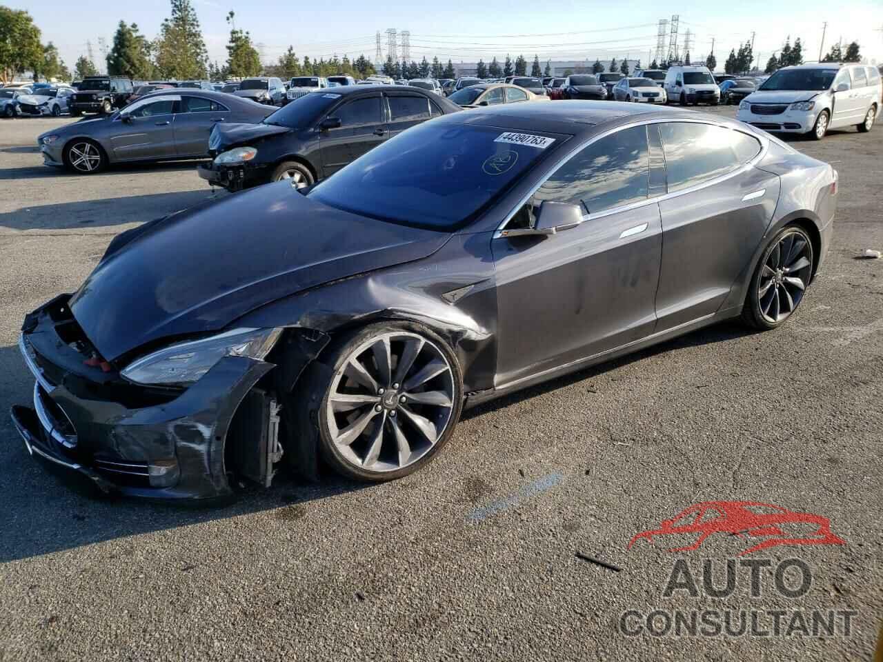 TESLA MODEL S 2015 - 5YJSA1S22FF084780