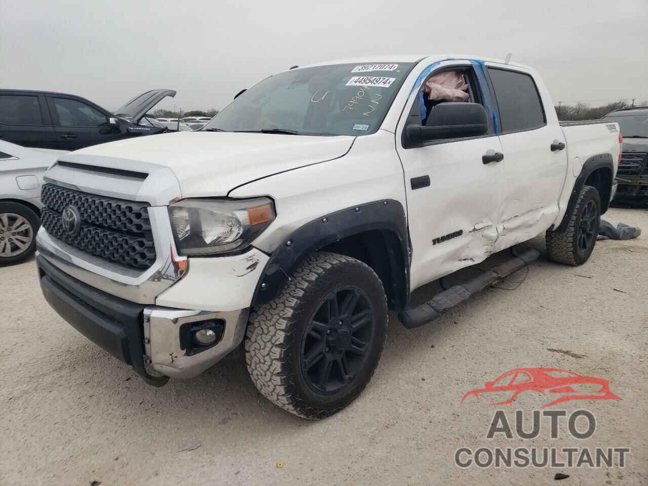 TOYOTA TUNDRA 2018 - 5TFDW5F1XJX684304