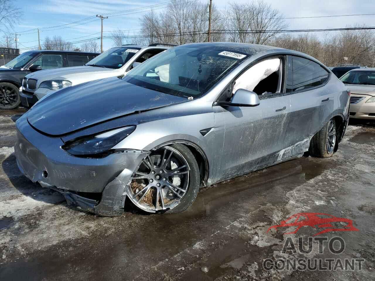 TESLA MODEL Y 2024 - 7SAYGDEE7RA330095
