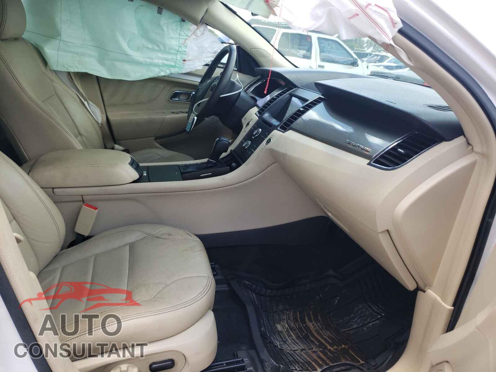 FORD TAURUS 2017 - 1FAHP2E81HG113909