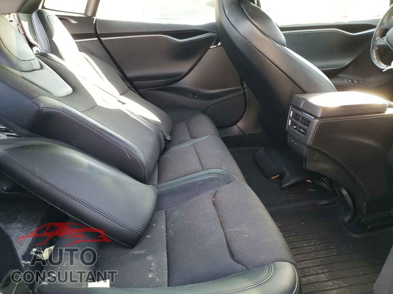 TESLA MODEL S 2018 - 5YJSA1E23JF266668
