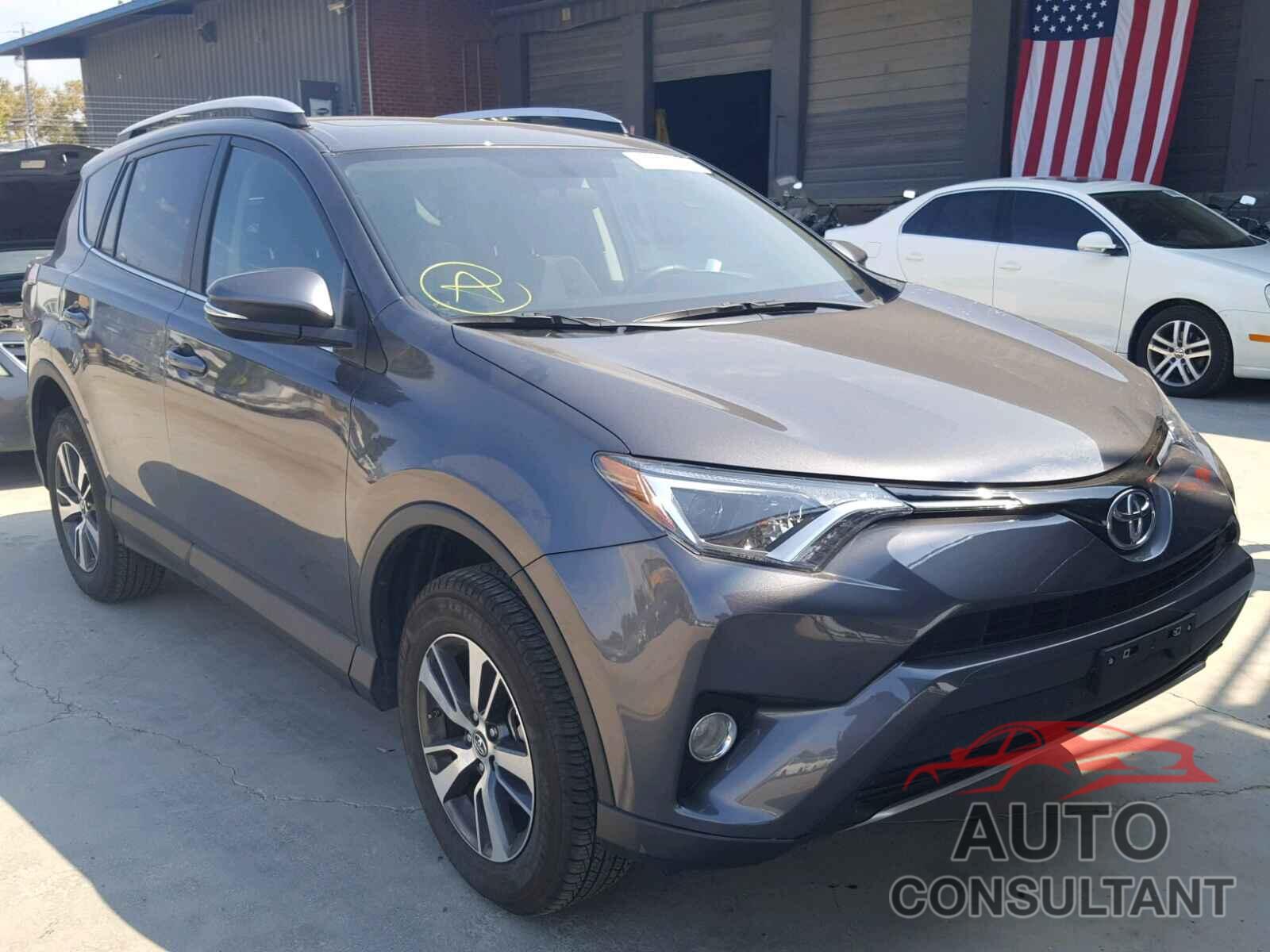 TOYOTA RAV4 XLE 2016 - 2T3WFREV5GW305405