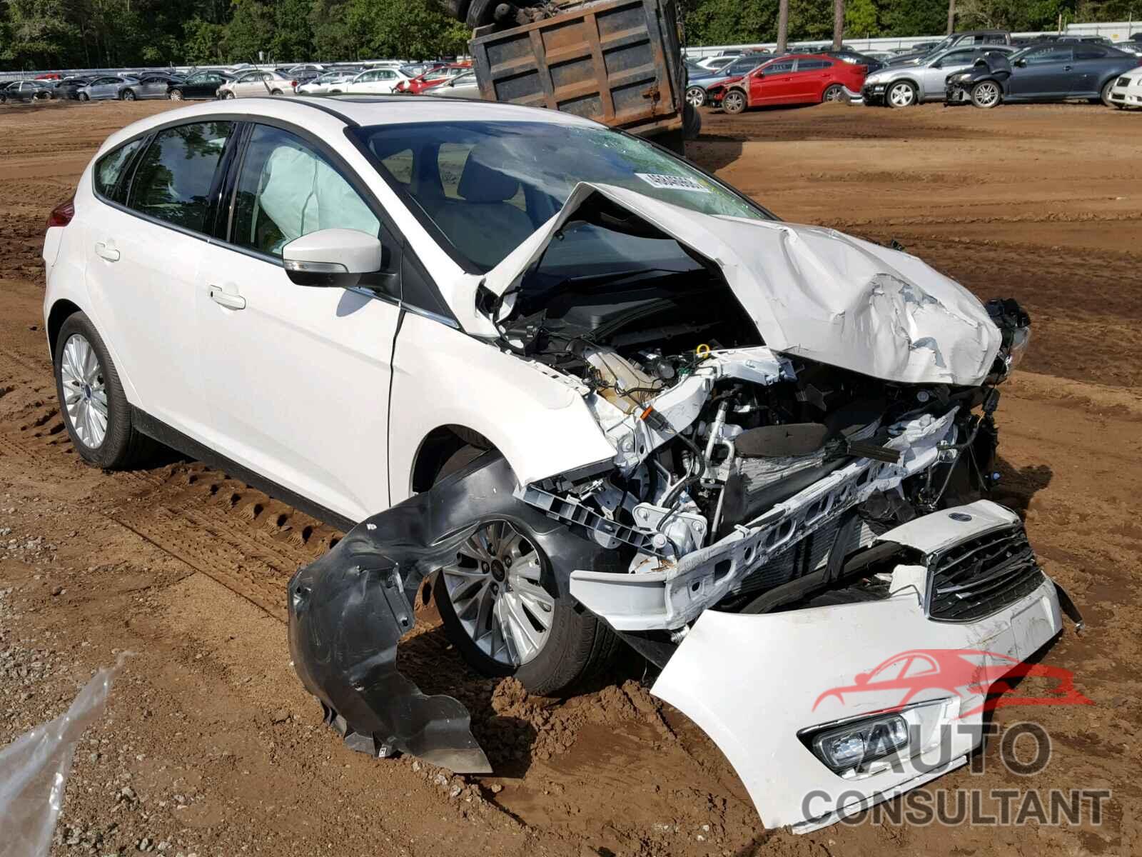 FORD FOCUS 2018 - 1FADP3N2XJL272036