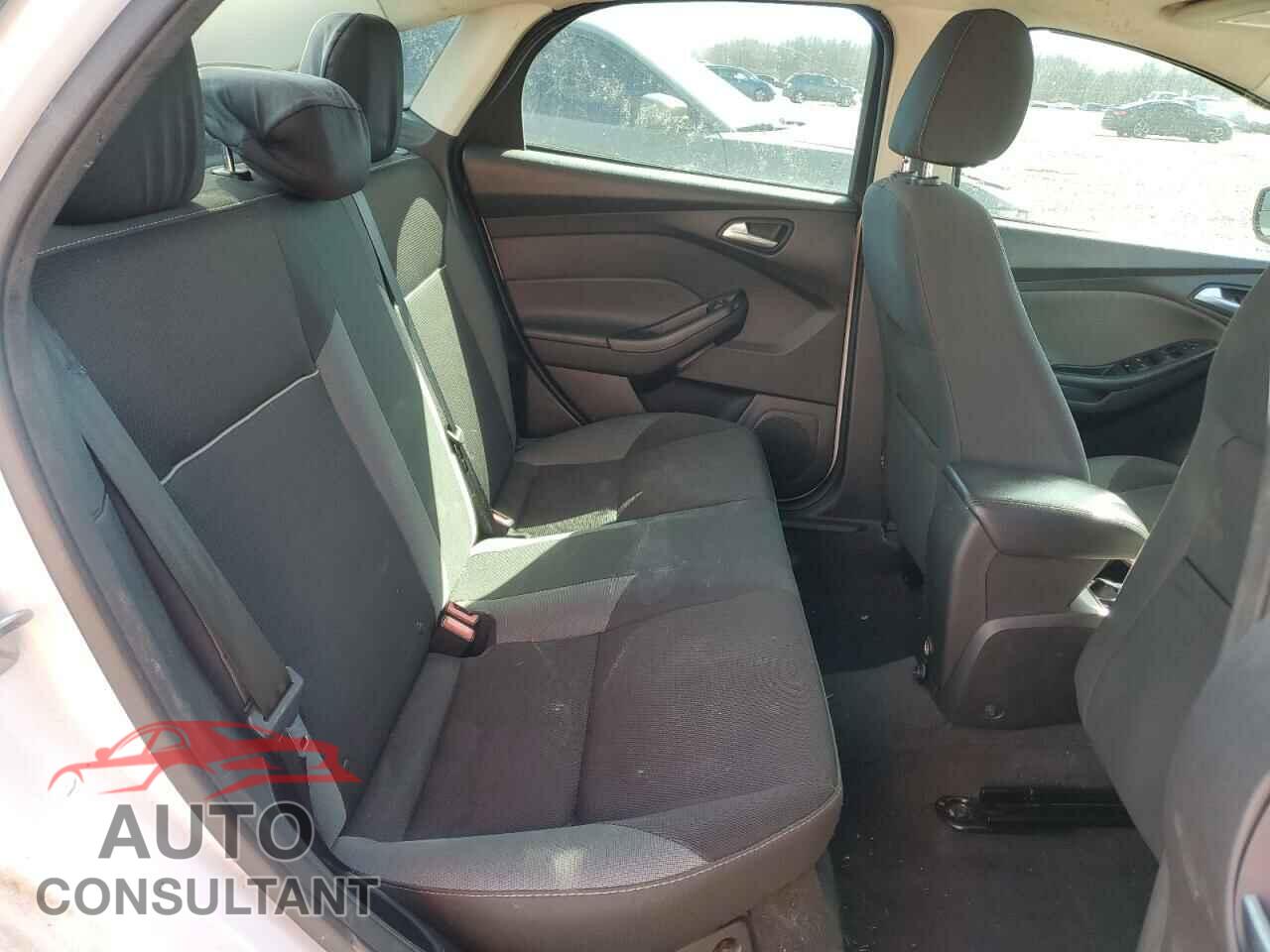 FORD FOCUS 2014 - 1FADP3F2XEL302009