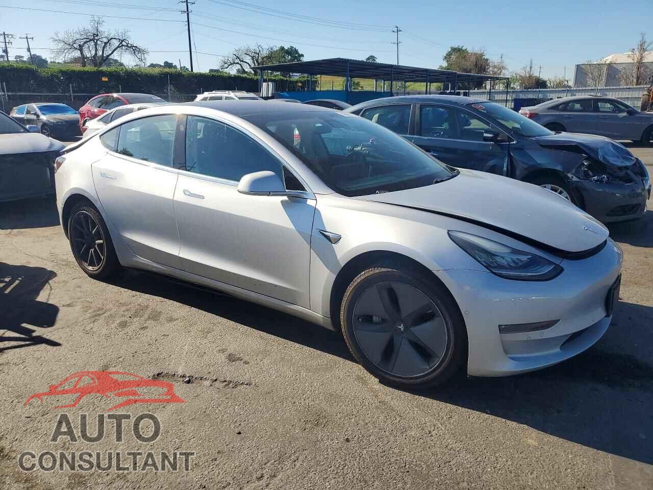TESLA MODEL 3 2018 - 5YJ3E1EA2JF052187