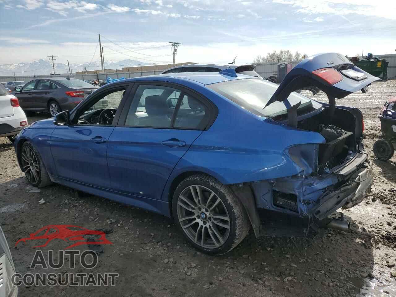 BMW 3 SERIES 2013 - WBA3B9C53DF585692