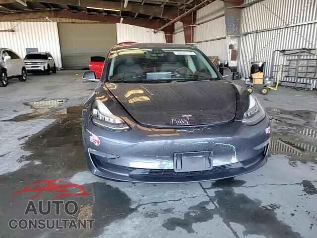 TESLA MODEL 3 2018 - 5YJ3E1EB5JF132401