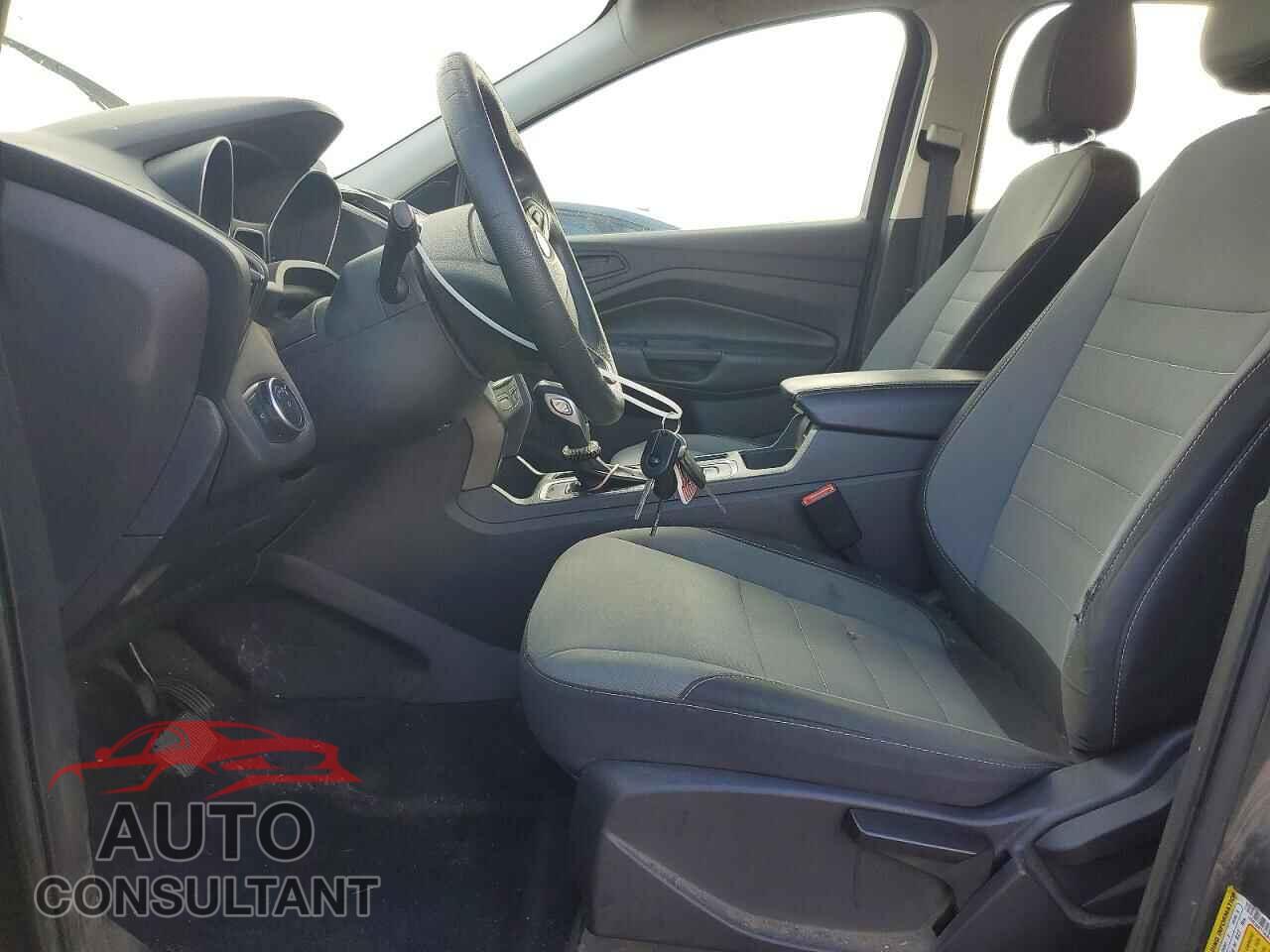 FORD ESCAPE 2017 - 1FMCU0F77HUB16169