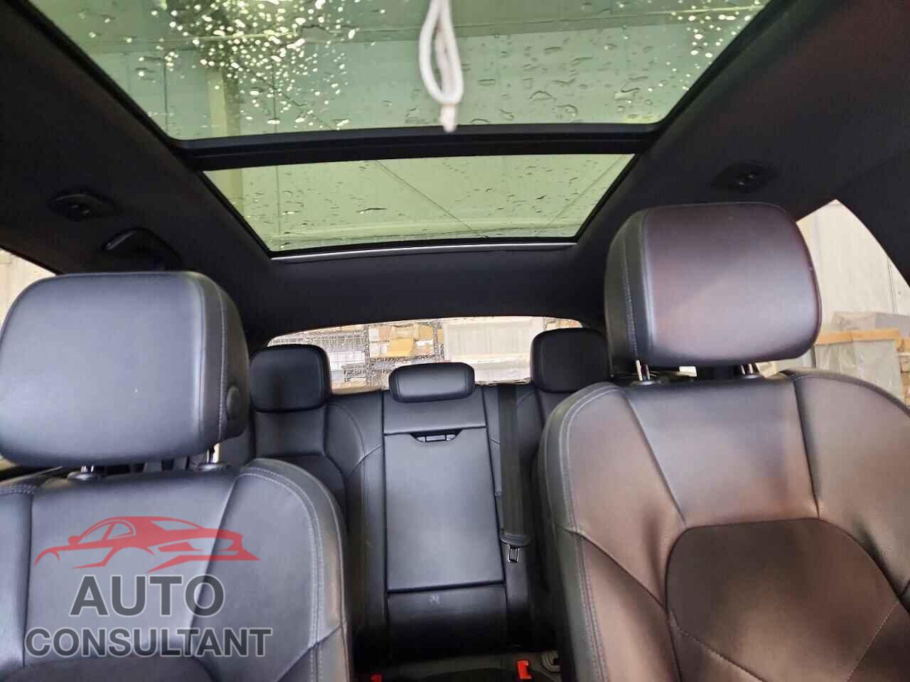 PORSCHE MACAN 2017 - WP1AA2A58HLB03134