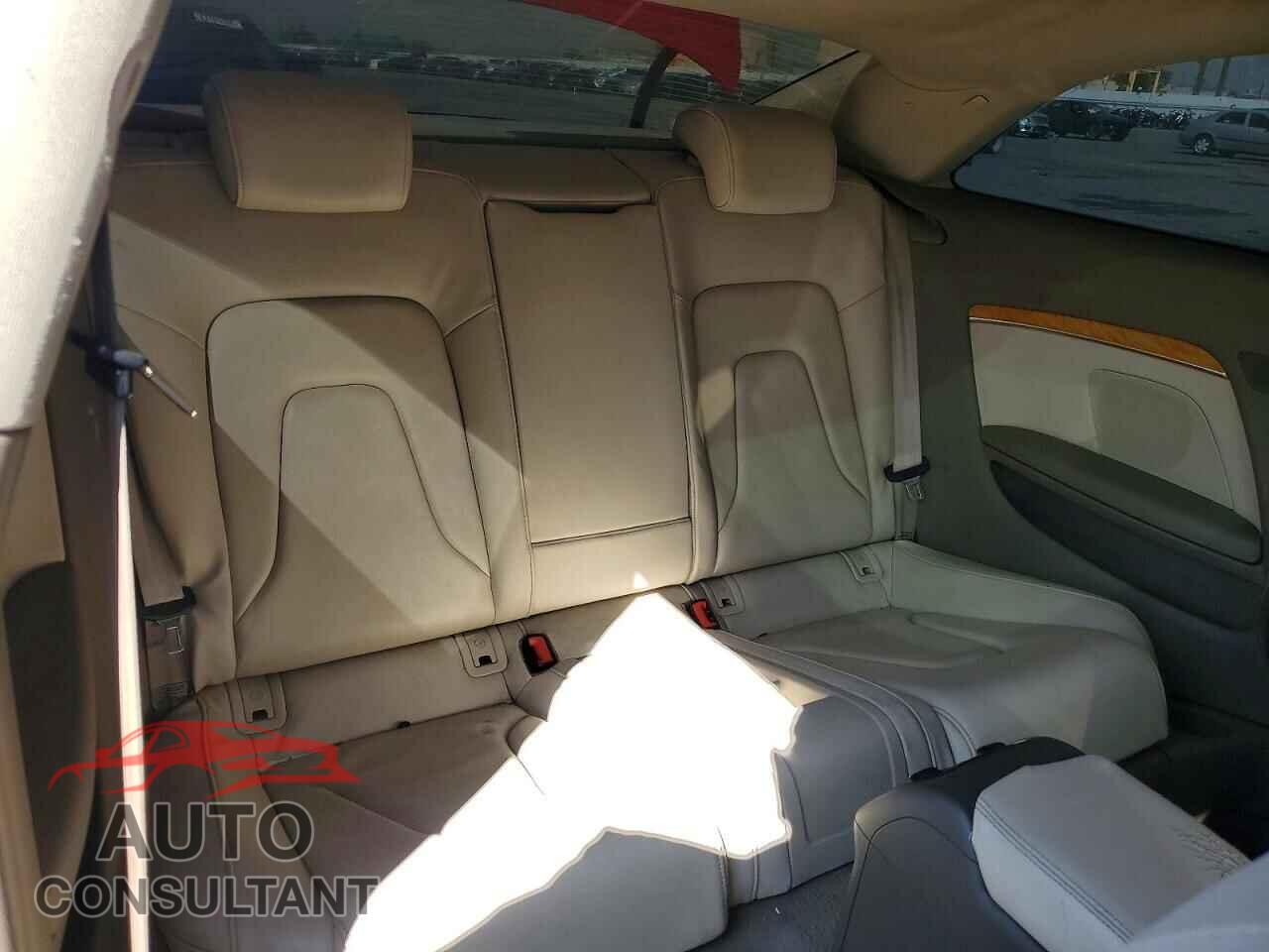 AUDI A5 2010 - WAULFAFR0AA073191