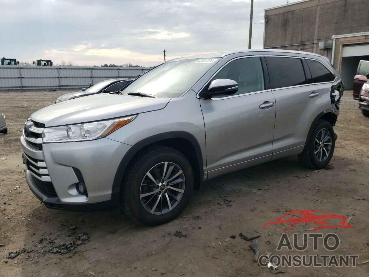 TOYOTA HIGHLANDER 2018 - 5TDJZRFH1JS806102