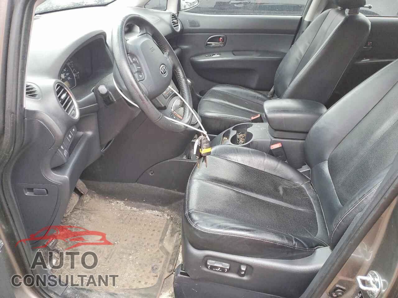 KIA RONDO 2011 - KNAHH8C60B7360130