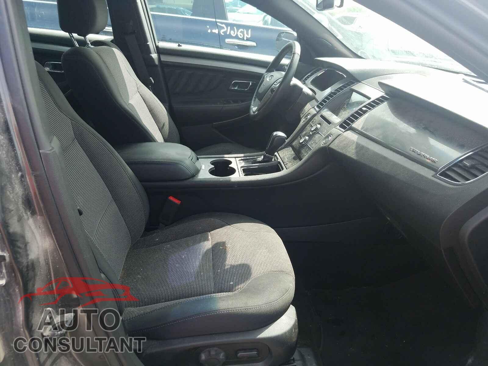 FORD TAURUS 2018 - 1FAHP2E83JG135741