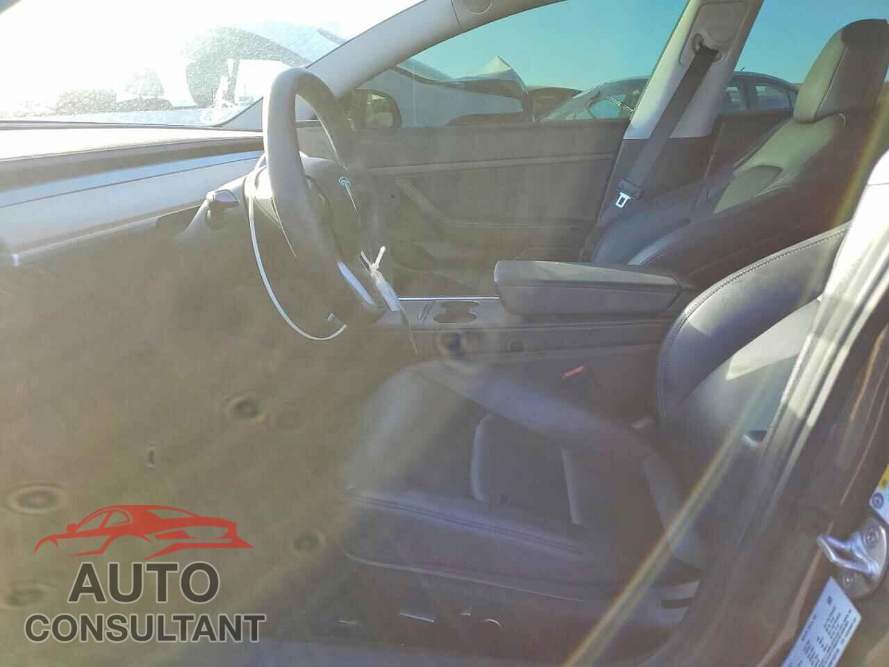 TESLA MODEL 3 2021 - 5YJ3E1EA0MF930199