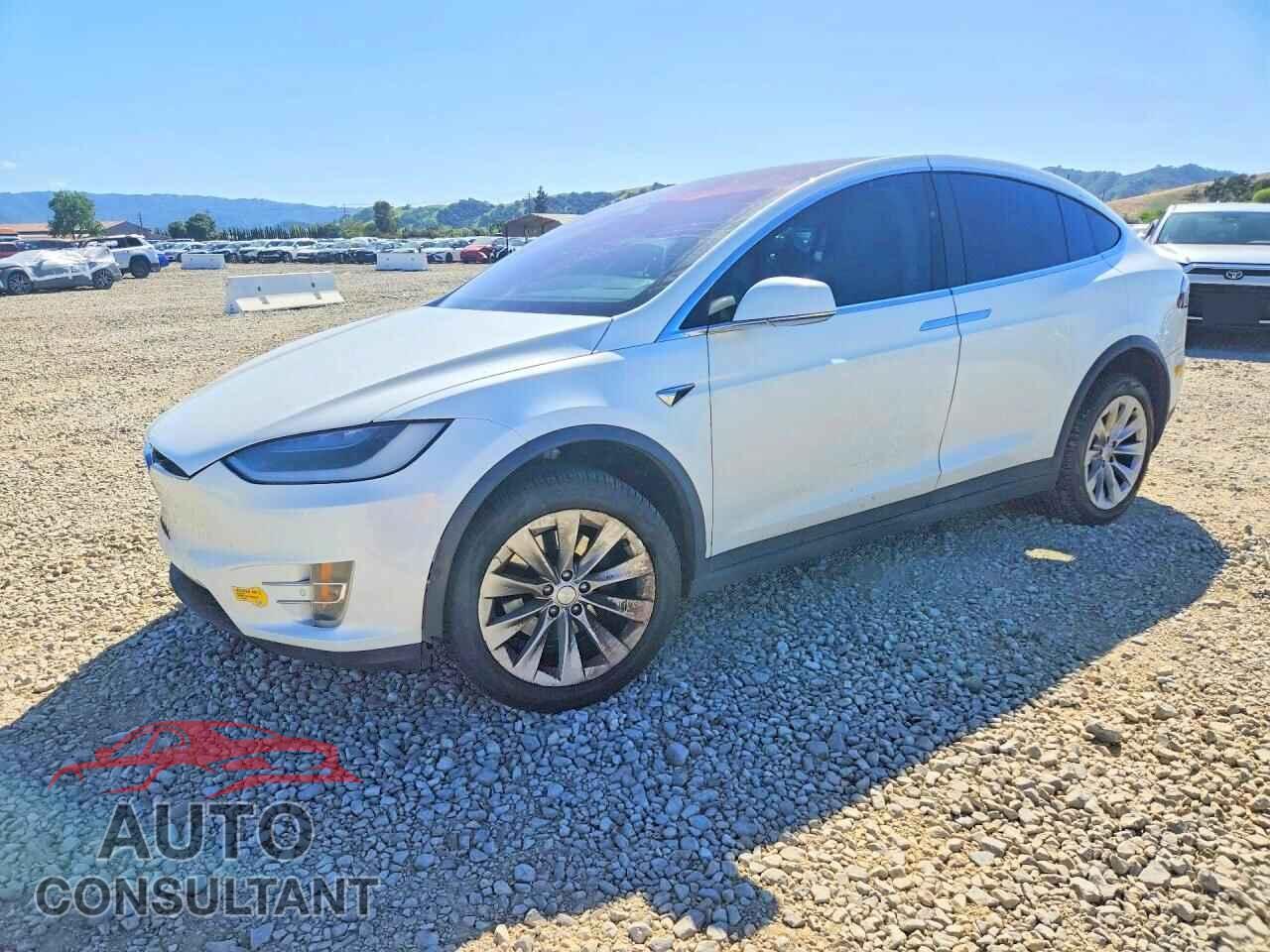 TESLA MODEL X 2018 - 5YJXCAE24JF089161