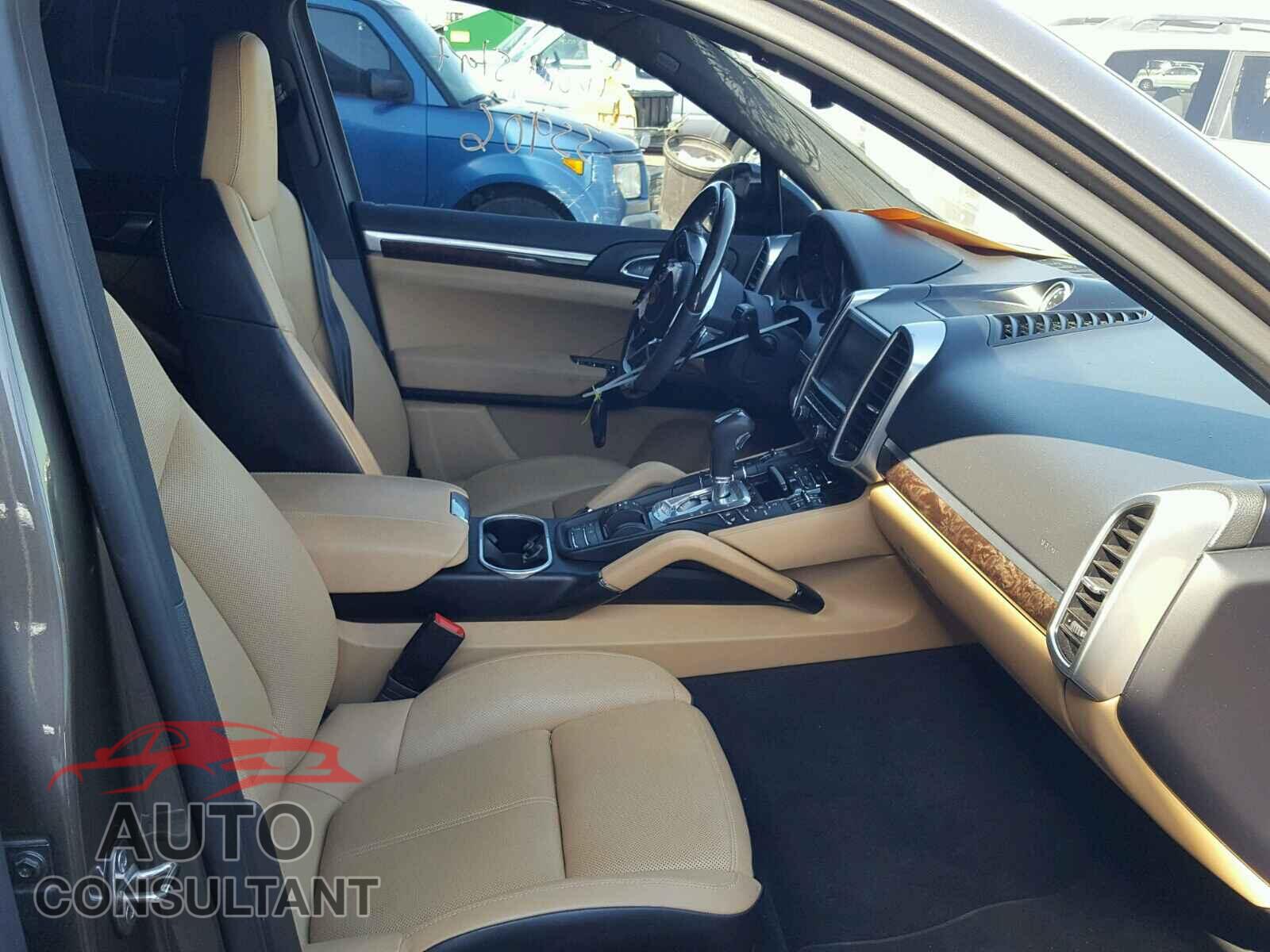 PORSCHE CAYENNE 2016 - WP1AA2A22GLA06595