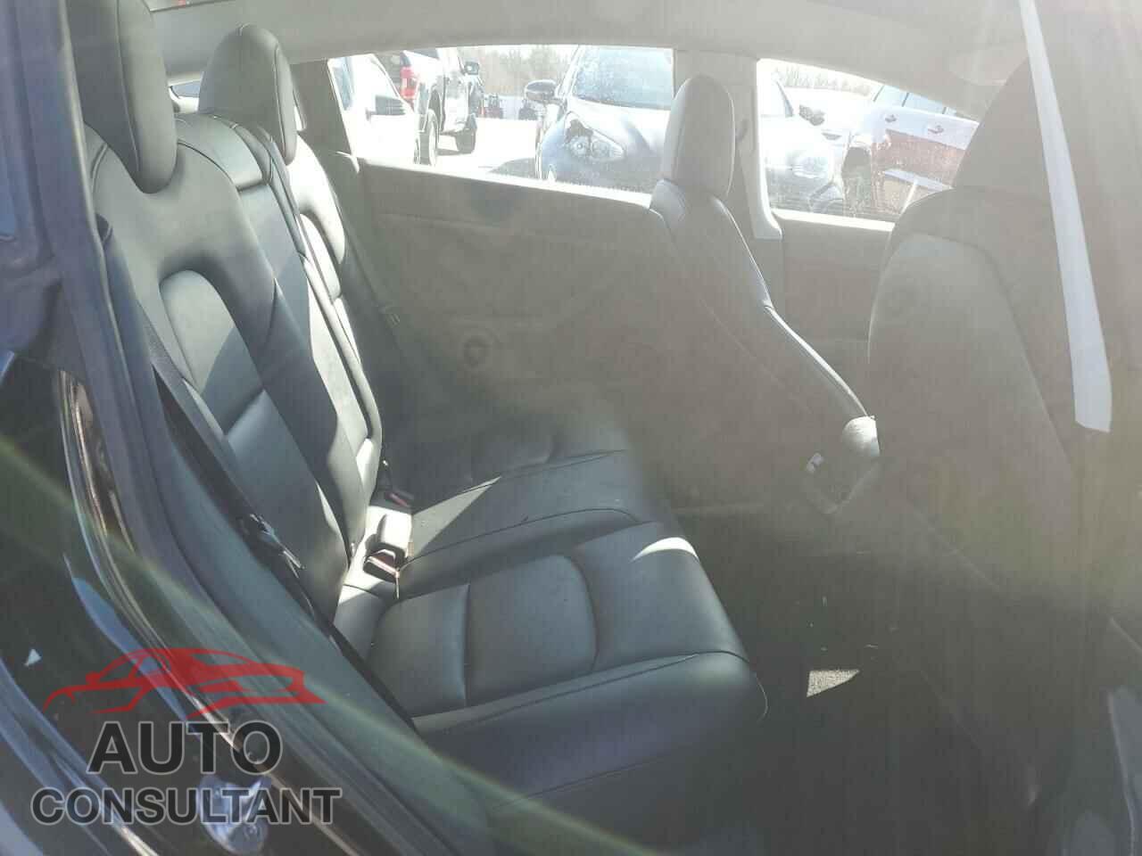 TESLA MODEL 3 2022 - 5YJ3E1EA2NF370199