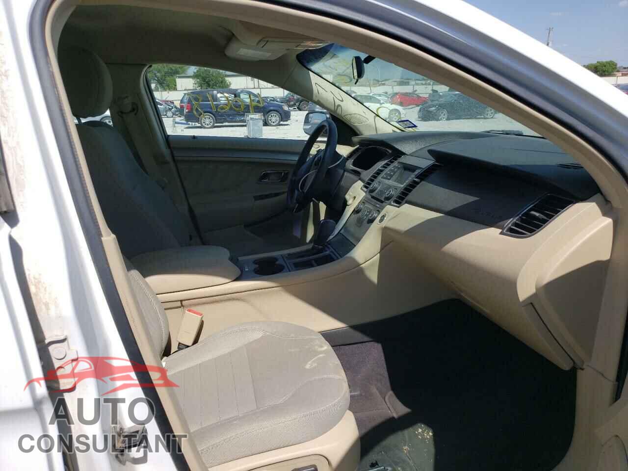 FORD TAURUS 2017 - 1FAHP2D82HG143017