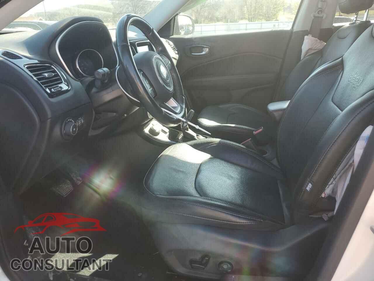 JEEP COMPASS 2020 - 3C4NJDCB9LT120202