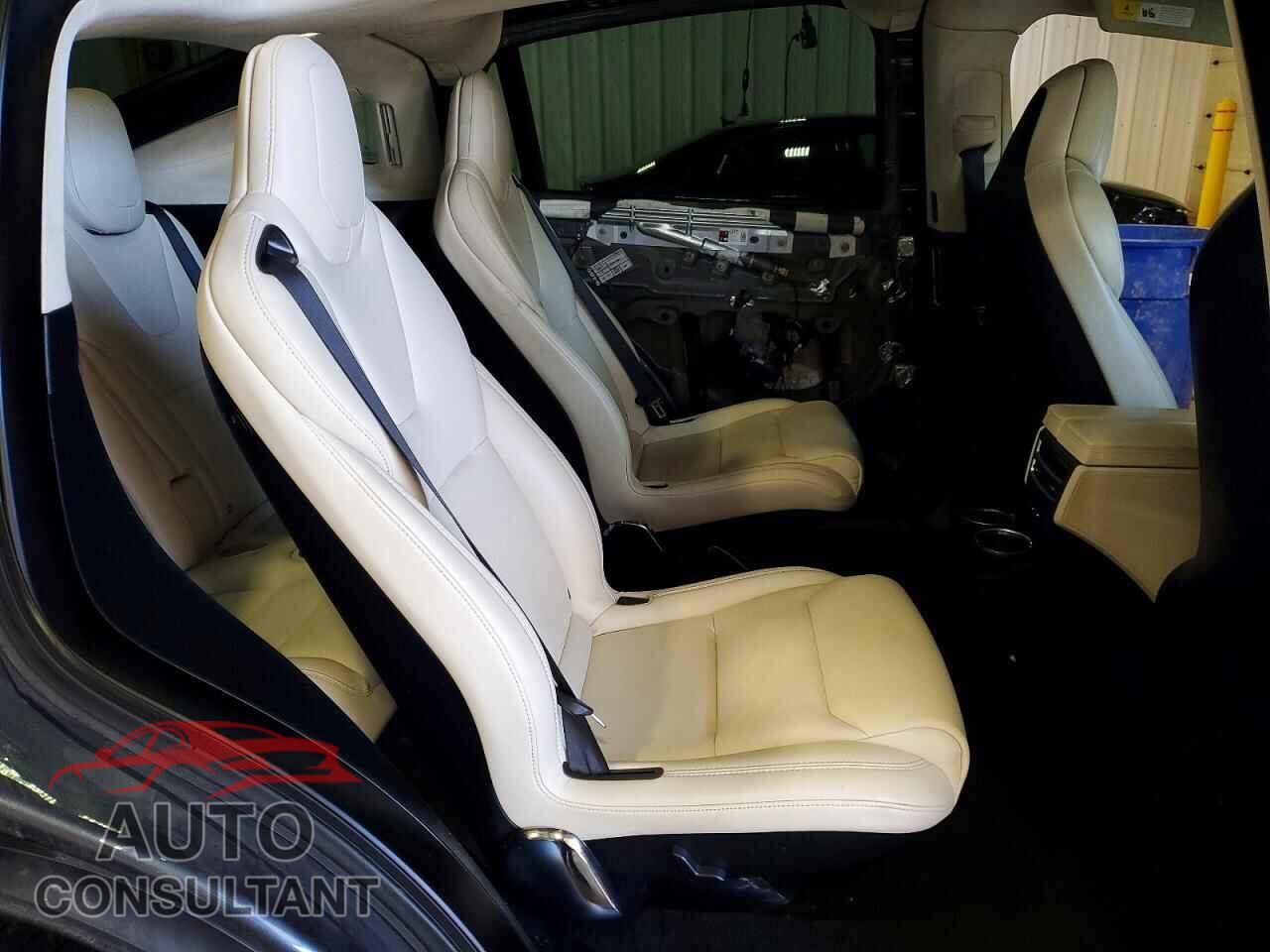 TESLA MODEL X 2017 - 5YJXCBE2XHF074499