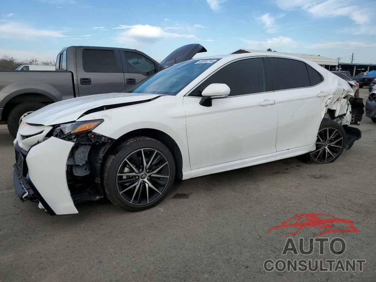 TOYOTA CAMRY 2023 - 4T1G11AK5PU100188