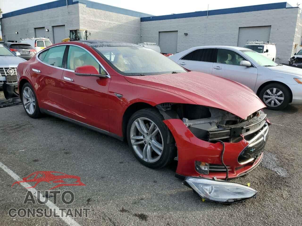 TESLA MODEL S 2013 - 5YJSA1CN3DFP11721