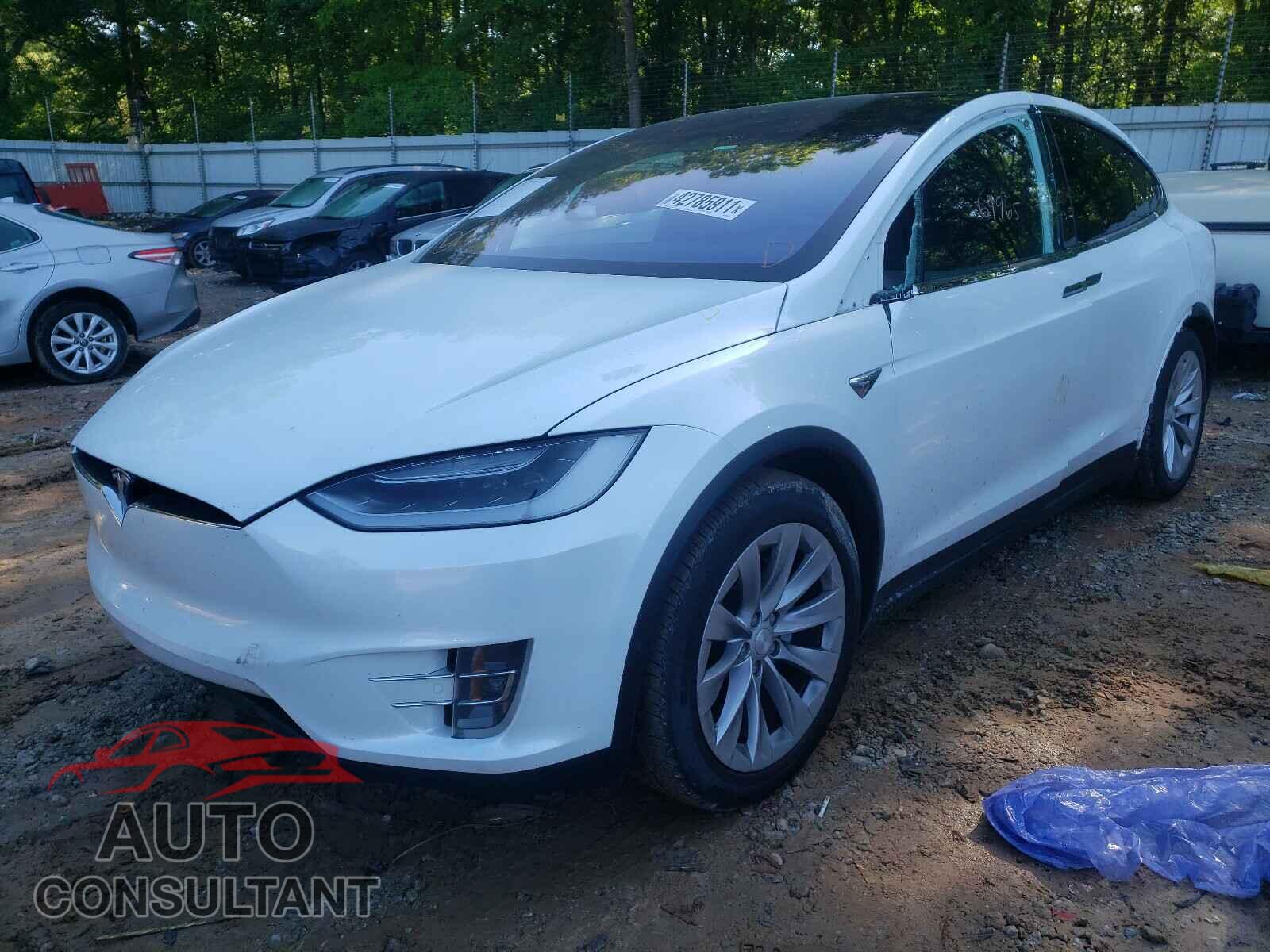 TESLA MODEL X 2017 - 5YJXCBE27HF060981