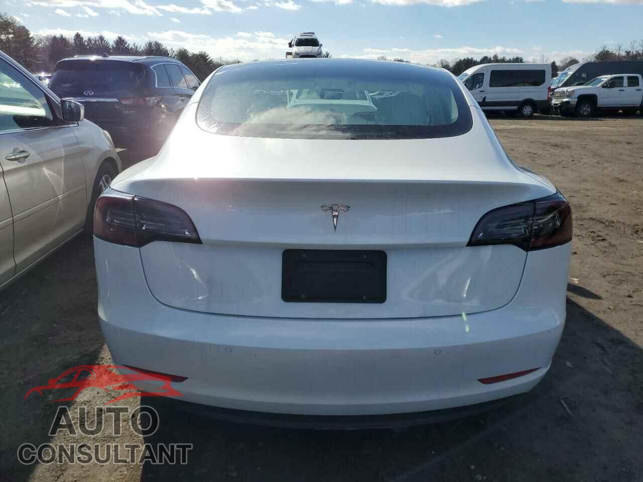 TESLA MODEL 3 2022 - 5YJ3E1EAXNF303639