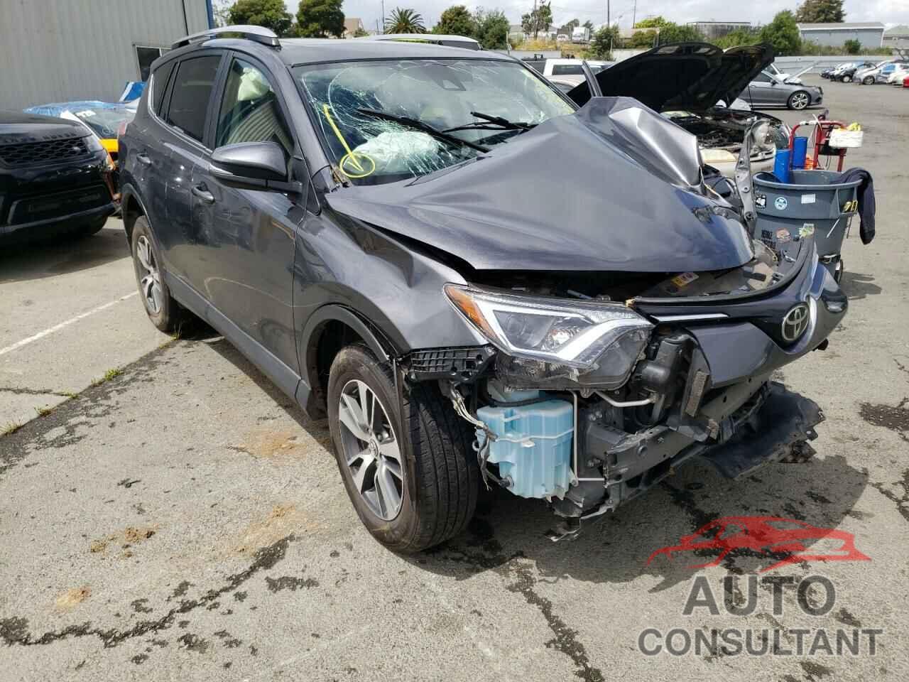 TOYOTA RAV4 2017 - JTMRFREV1HJ105098