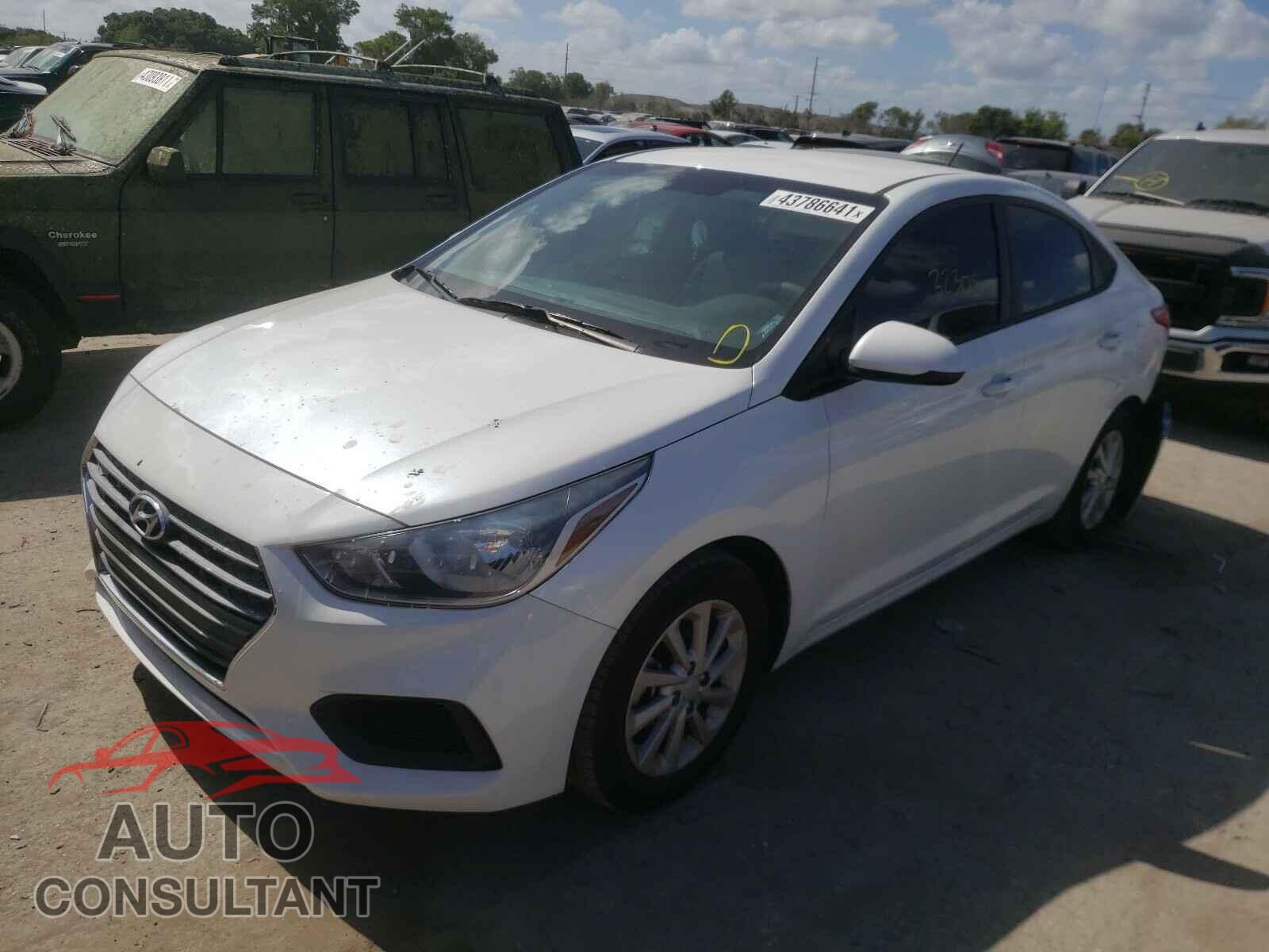 HYUNDAI ACCENT 2018 - 3KPC24A31JE010598