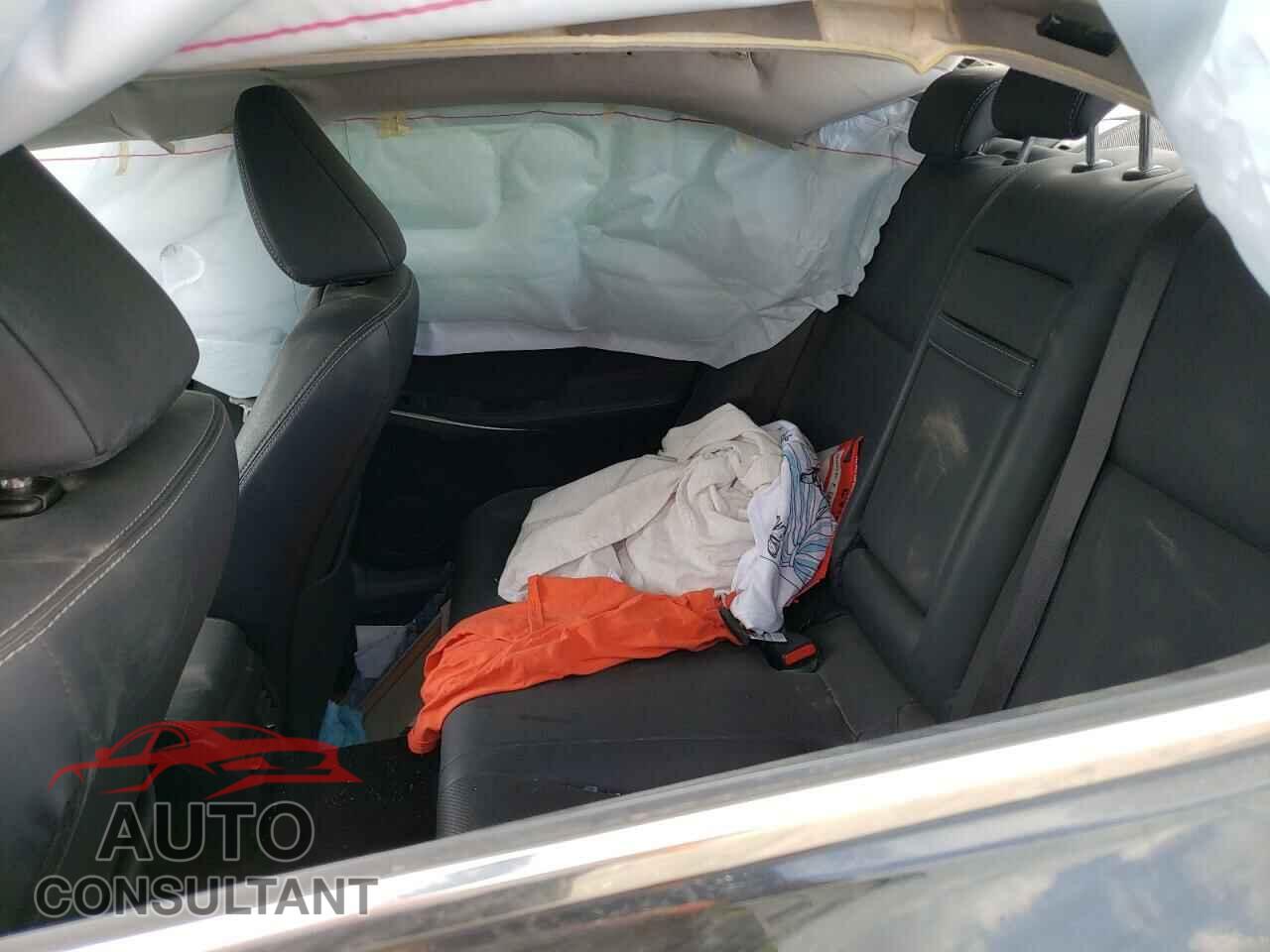 LEXUS IS 2017 - JTHBA1D24H5041879