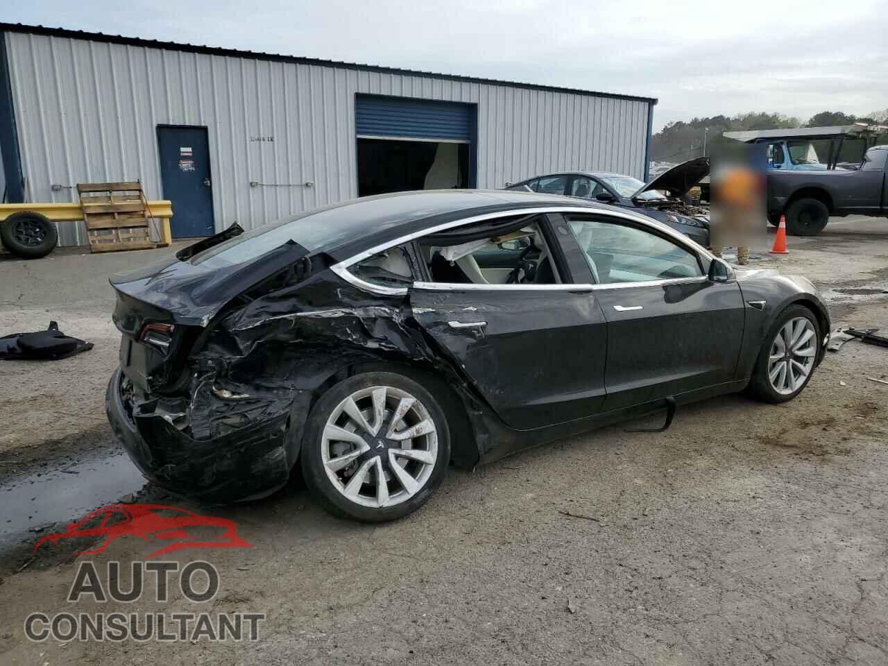 TESLA MODEL 3 2019 - 5YJ3E1EBXKF195365