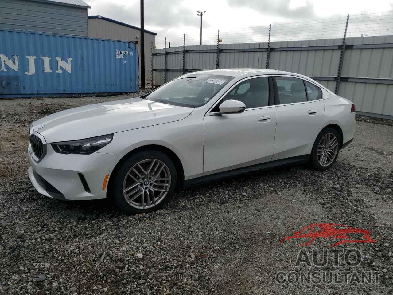 BMW 5 SERIES 2024 - WBA43FJ00RCP86191