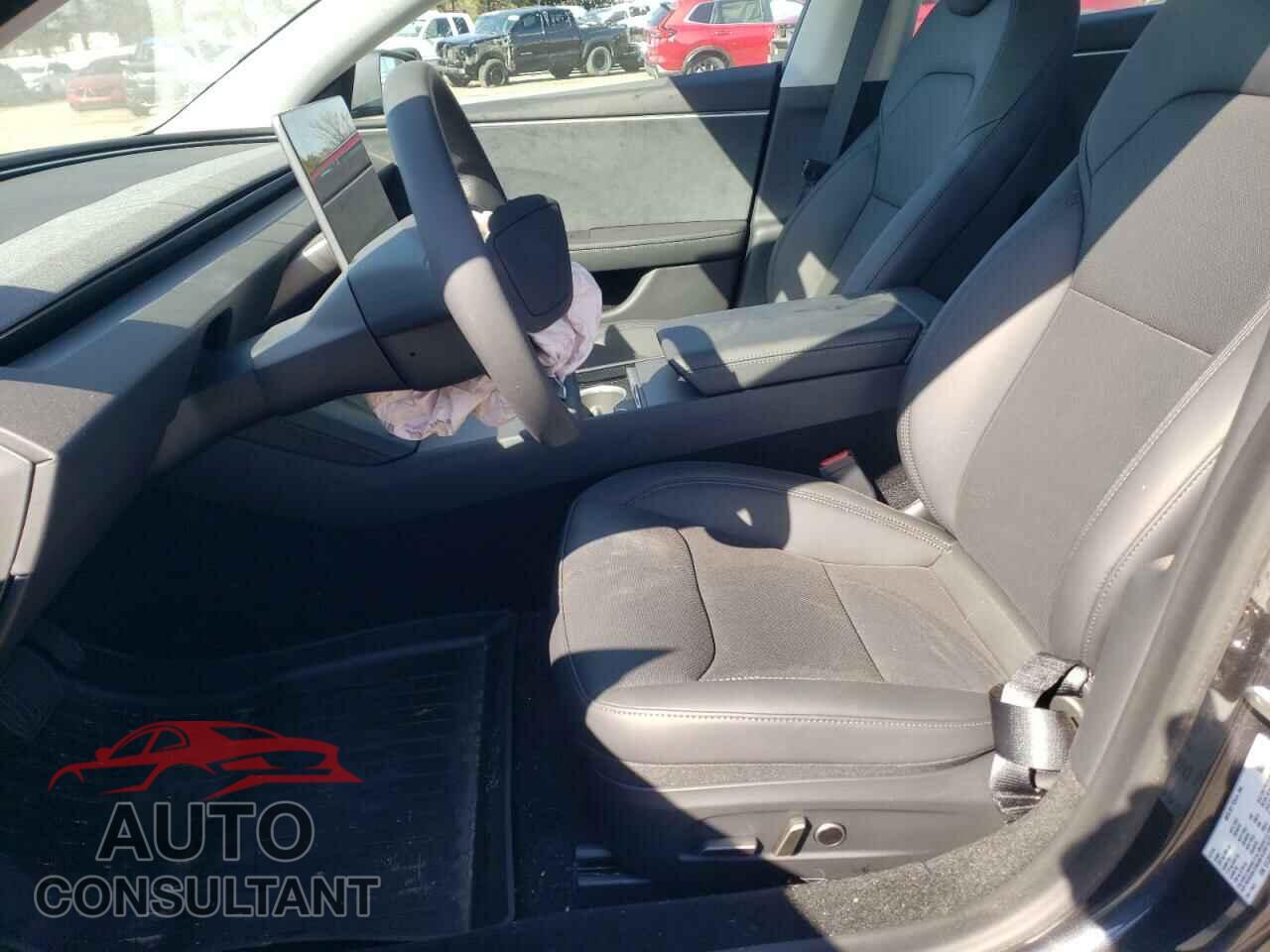 TESLA MODEL 3 2024 - 5YJ3E1EBXRF811947