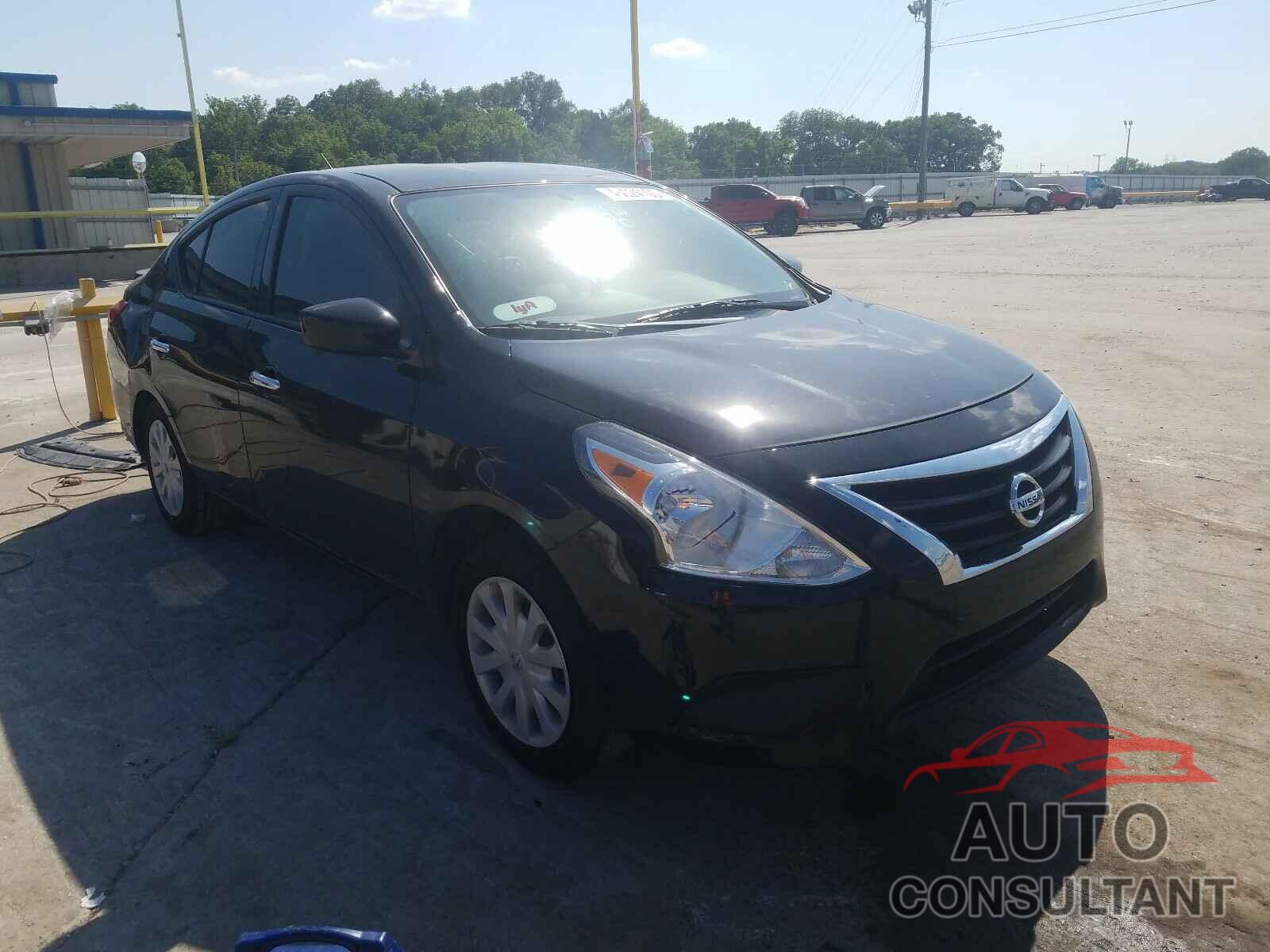 NISSAN VERSA 2019 - 3N1CN7AP1KL819143